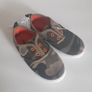Capelli Kids Laceless Camo/Orange Sneaker sz 10 NWT